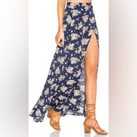 Flynn Skye Dresses & Skirts - Flynn Skye two piece floral maxi skirt and top set